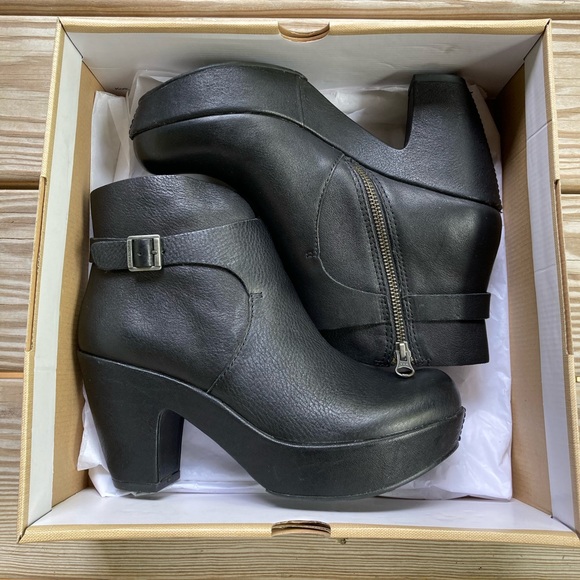 Kork-Ease Shoes - Kork-Ease Ramona Platform Bootie in Black Leather